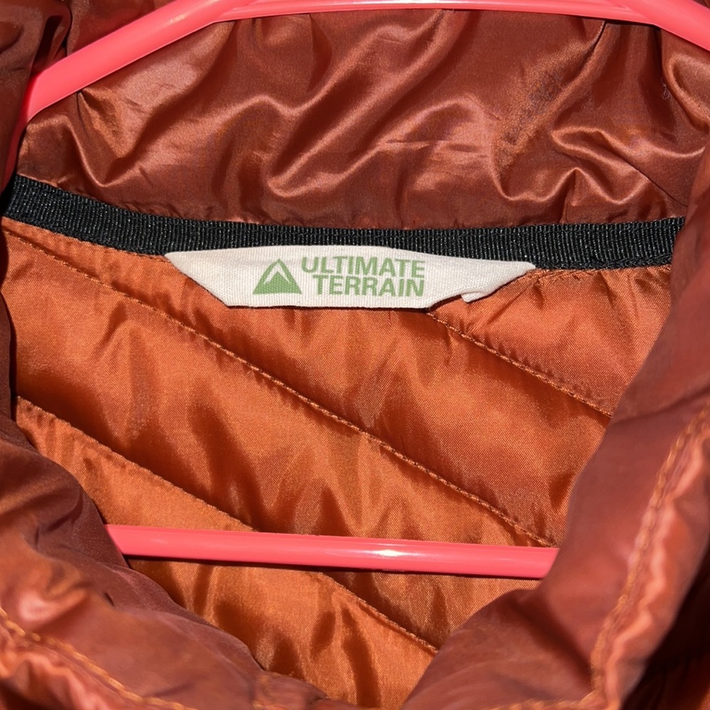 Ultimate Terrain Puffer Lightweight Jacket Burnt … - image 2